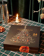 Laden Sie das Bild in den Galerie-Viewer, Adventskalender von Lakrids by Bülow – klassischer Lakritz-Adventskalender mit 24 Türchen, 345 g
