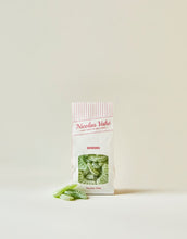 Laden Sie das Bild in den Galerie-Viewer, Nicolas Vahé Bonbons Apple – frische Hartkaramellen mit grünem Apfelgeschmack, 150 g.
