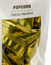 Laden Sie das Bild in den Galerie-Viewer, Nicolas Vahé Kakao Trüffel Popcorn – cremige Schokoladentrüffel mit knusprigen Popcornstücken.
