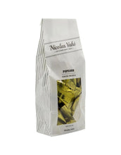 Laden Sie das Bild in den Galerie-Viewer, Nicolas Vahé Kakao Trüffel Popcorn – cremige Schokoladentrüffel mit knusprigen Popcornstücken.
