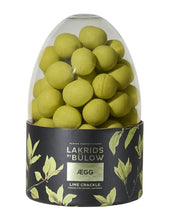 Laden Sie das Bild in den Galerie-Viewer,  Lakrids by Bülow Lime Crackle Lakritz in Osterei-Verpackung mit weißer Schokolade und Limette (470 g).
