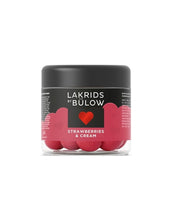 Laden Sie das Bild in den Galerie-Viewer, Lakrids by Bülow Strawberry &amp; Cream Lakritz mit weißer Schokolade, Erdbeere und Sahne.
