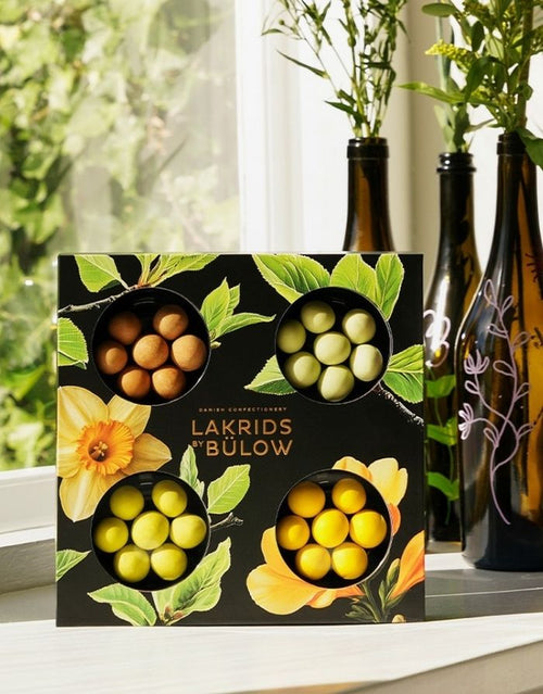  Lakrids by Bülow Spring Selection Box Small mit gemischtem Lakritz und Schokolade (175 g).