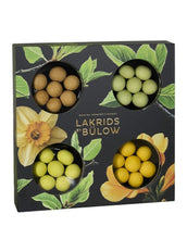 Laden Sie das Bild in den Galerie-Viewer,  Lakrids by Bülow Spring Selection Box Small mit gemischtem Lakritz und Schokolade (175 g).
