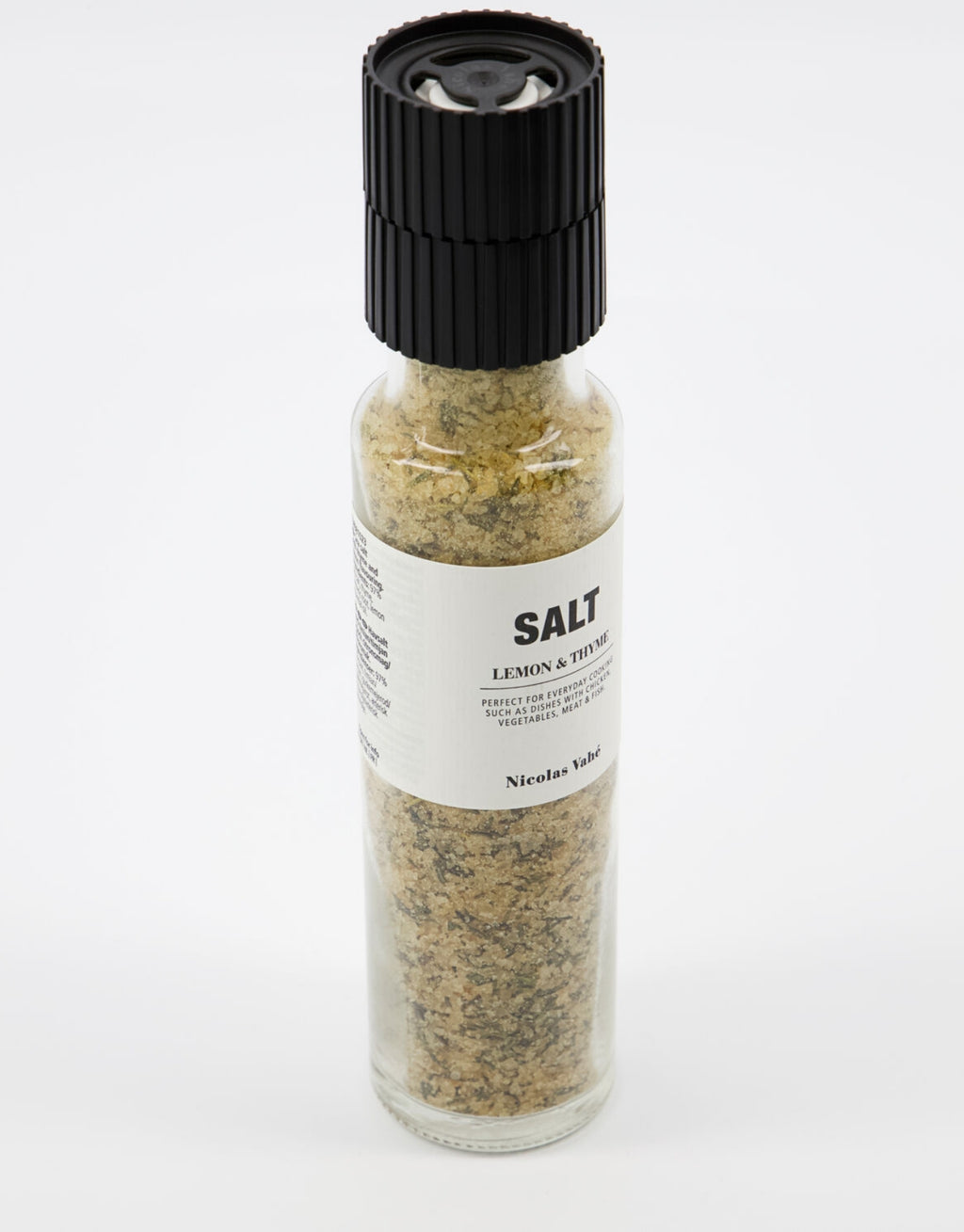 Salz Zitrone &amp; Thymian von Nicolas Vahé mit Meersalz, aromatischem Thymian und frischem Zitronenöl für mediterrane Gerichte als Freisteller von der Seite