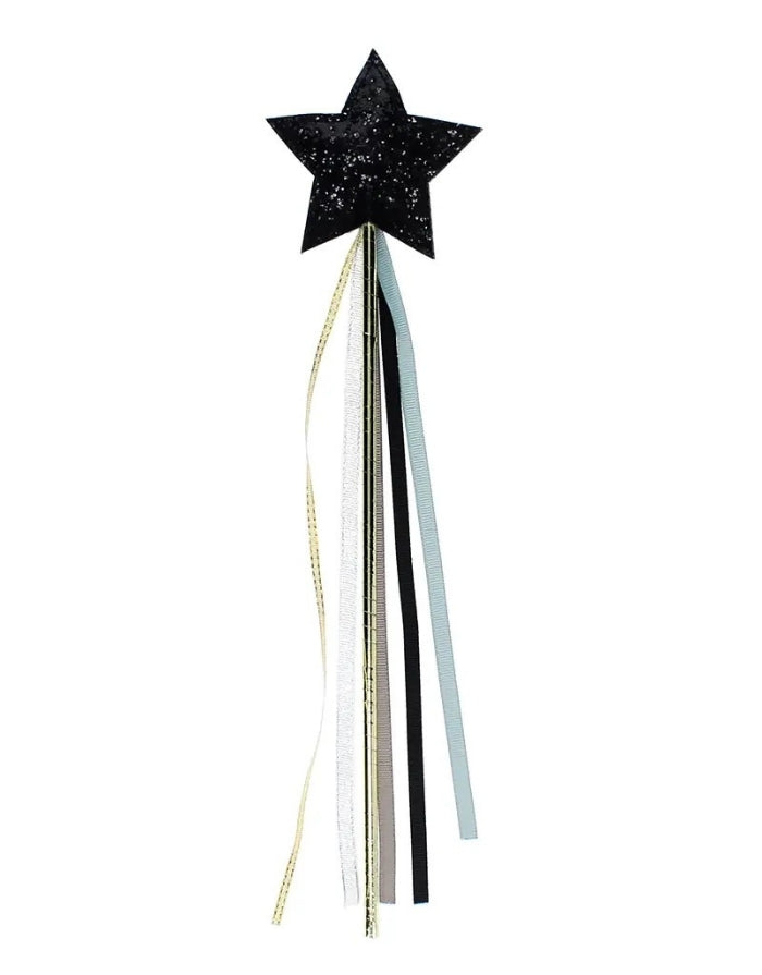 Magischer Feenstab für Kinder von Rex London mit goldenem Griff, schwarzem Glitzerstern und Bändern in Grau, Silber und Gold als Freisteller
