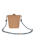 PALOPA Leckerlibeutel Karl M in Almond aus recyceltem Polyester mit Magnetverschluss und Schultergurt