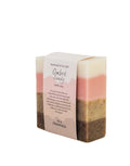 Handgefertigte vegane Handseife Ombré Sandy von Strömshaga mit fruchtigem Duft und ätherischen Ölen aus Zedernholz, Kiefer und Eukalyptus, 100 g.