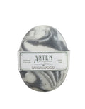 Ovale Handseife Anten Sandalwood von Strömshaga, handgefertigt, vegan und fair gehandelt mit mildem Sandelholzduft, 120 g.