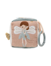 Laden Sie das Bild in den Galerie-Viewer, Jollein Aktivitäten-Würfel „Lovely Birds“ – weicher Baby-Spielwürfel mit Vögeln, Wolken, Blumen, Sternen und Fee Amy, mit Stickereien und Labels, 10x10x10 cm, handwaschbar.
