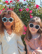 Laden Sie das Bild in den Galerie-Viewer, Sonnenbrille I Daisy Flower
