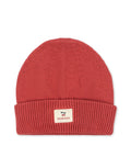 Avely Beanie von Konges Sløjd in der Farbe Cardinal aus weicher Bio-Baumwolle mit klassischer Rippstrickstruktur und verstellbarem Umschlag.