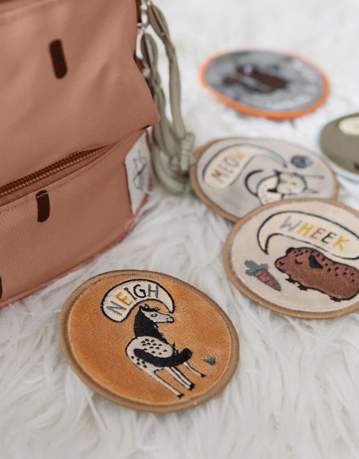 LÄSSIG Patches 3er Set Happy Prints aus 100 % Polyester mit Pferd- und Vogel-Motiv, zum Befestigen an Rucksäcken und Taschen mit Druckknopf.