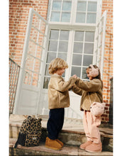 Laden Sie das Bild in den Galerie-Viewer, Kinderrucksack Andreas von Liewood aus weichem Fleece in Mega Leo/Oat Mix mit Bärendetails, kompakter Rucksack für Kindergartenkinder mit Brustgurt und mehreren Fächern.“
