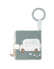 Laden Sie das Bild in den Galerie-Viewer, Jollein Activity Stoffbuch „On The Go“ – weiches Stoffbuch in Sea Green und Cloud Blue mit Knisterelementen, Schnüren, Spiegeln und Schlüsselanhänger, CE-zertifiziert.
