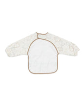 Laden Sie das Bild in den Galerie-Viewer, Jollein Ärmellätzchen „Elephant Tales“ – wasserdichtes Lätzchen mit Ärmeln und Elefantenmotiv, OEKO-TEX-zertifiziert.
