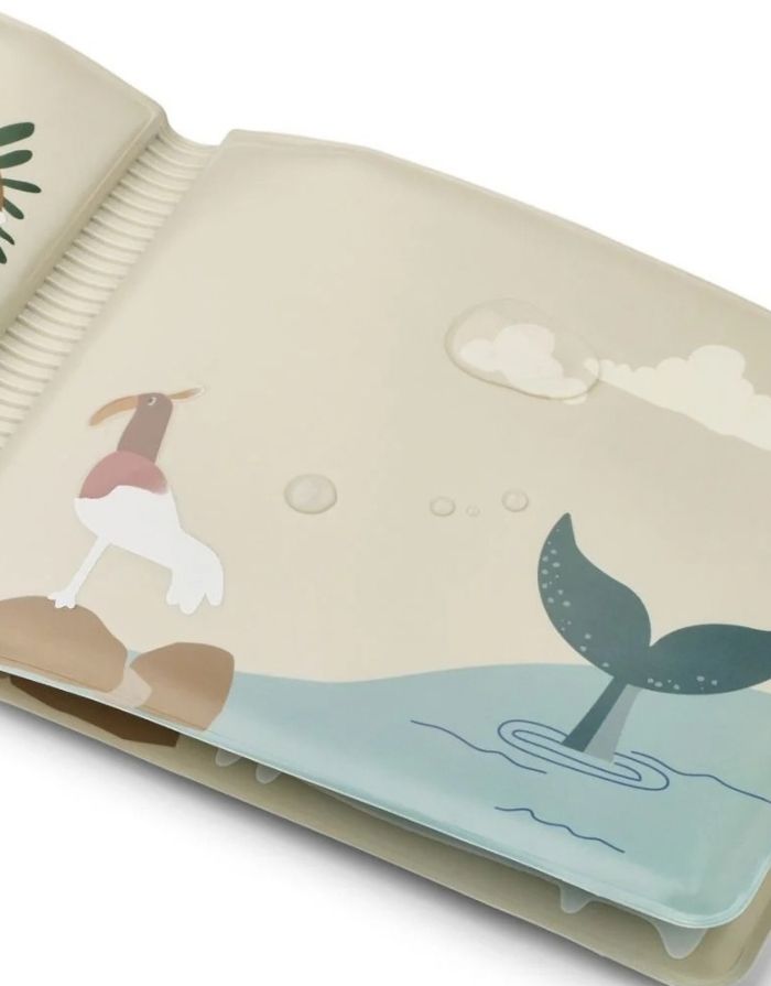 LIEWOOD Badebuch Waylon Classic Animal Sandy aus PEVA mit farbwechselnden Tiermotiven, Boot und Schwimmring
