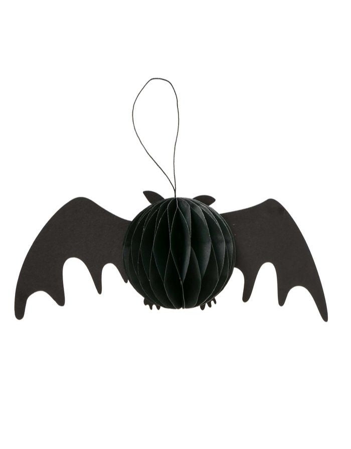 Schwarze Hängefigur Fledermaus Batty von BOLTZE aus Papier und Nylon als handgefertigte Halloween-Dekoration.