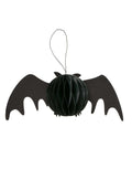 Schwarze Hängefigur Fledermaus Batty von BOLTZE aus Papier und Nylon als handgefertigte Halloween-Dekoration.