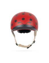 Laden Sie das Bild in den Galerie-Viewer, Konges Sløjd Kinder-Fahrradhelm Ladybug in Rosé mit Marienkäfer-Print, verstellbarem Verschluss, Visier und Belüftungsöffnungen
