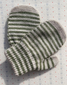 Kinderfäustlinge von Konges Sløjd im 2er-Pack in Lemon/Stripe aus Wollmischung mit Daumeneinsatz.