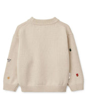 Laden Sie das Bild in den Galerie-Viewer,  Liewood ORLANE Strickpullover Holiday/Sandy mit winterlichen Stickereien aus weicher Bio-Baumwolle.
