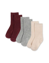 Laden Sie das Bild in den Galerie-Viewer, Drei Paar klassische Rib-Socken für Kinder in gedeckten Farben, aus weicher Baumwollmischung, zertifiziert nach OEKO-TEX, von Konges Sløjd.
