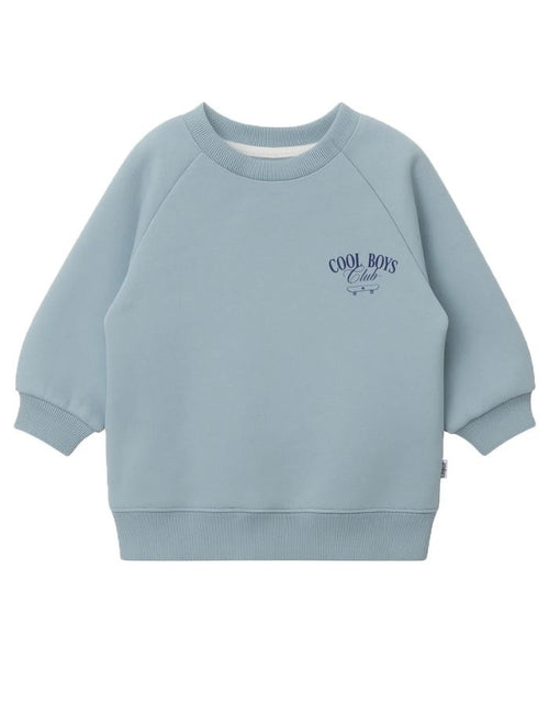 Liliput Childhood Oversize Sweatshirt für Kinder in Hellblau mit kleinem Schriftzug auf der Vorderseite und großem typografischem Rückenprint.