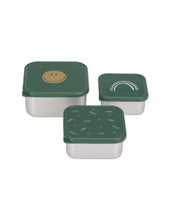 Laden Sie das Bild in den Galerie-Viewer, Grünes Edelstahl-Snackbox-Set für Kinder im Happy Rascals Smile Design, 3-teilig, BPA-frei, spülmaschinengeeignet, stapelbar, ideal für Snacks unterwegs ab 3 Jahren.

