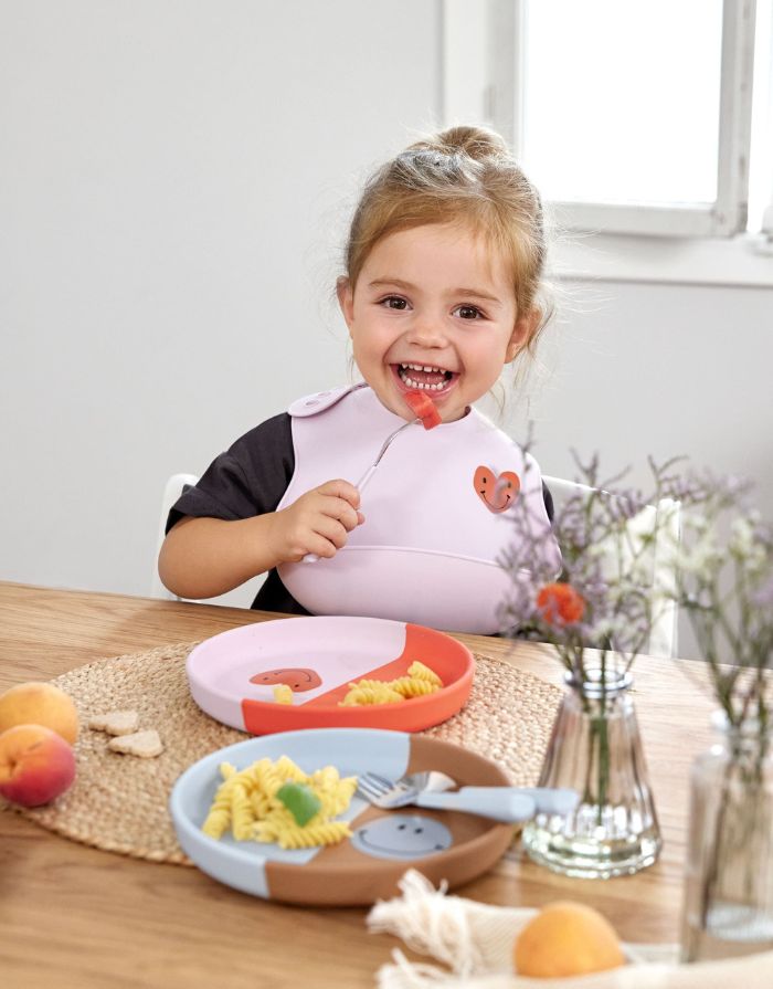 LÄSSIG Kinderteller Silikon Happy Rascals Heart, bruchfest, BPA-frei, flexibel, spülmaschinen- und mikrowellengeeignet, blau, ideal für Kinder ab 6 Monaten.