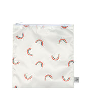 Laden Sie das Bild in den Galerie-Viewer, Wiederverwendbarer Snack Bag 2er Set für Kinder, Herzmotiv, BPA-frei, wasserabweisend, 17 x 18 cm, Happy Rascals Kollektion von Lässig.
