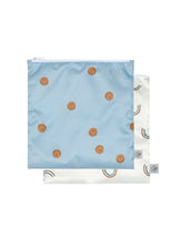 Laden Sie das Bild in den Galerie-Viewer, Wiederverwendbarer Snack Bag 2er Set für Kinder, Smile-Motiv in Blau, BPA-frei, wasserabweisend, 17 x 18 cm, Happy Rascals Kollektion von Lässig.
