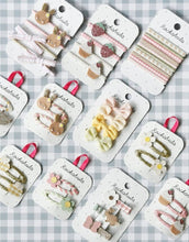 Laden Sie das Bild in den Galerie-Viewer, Haarspangen 2-er Set I Strawberry Shortcake
