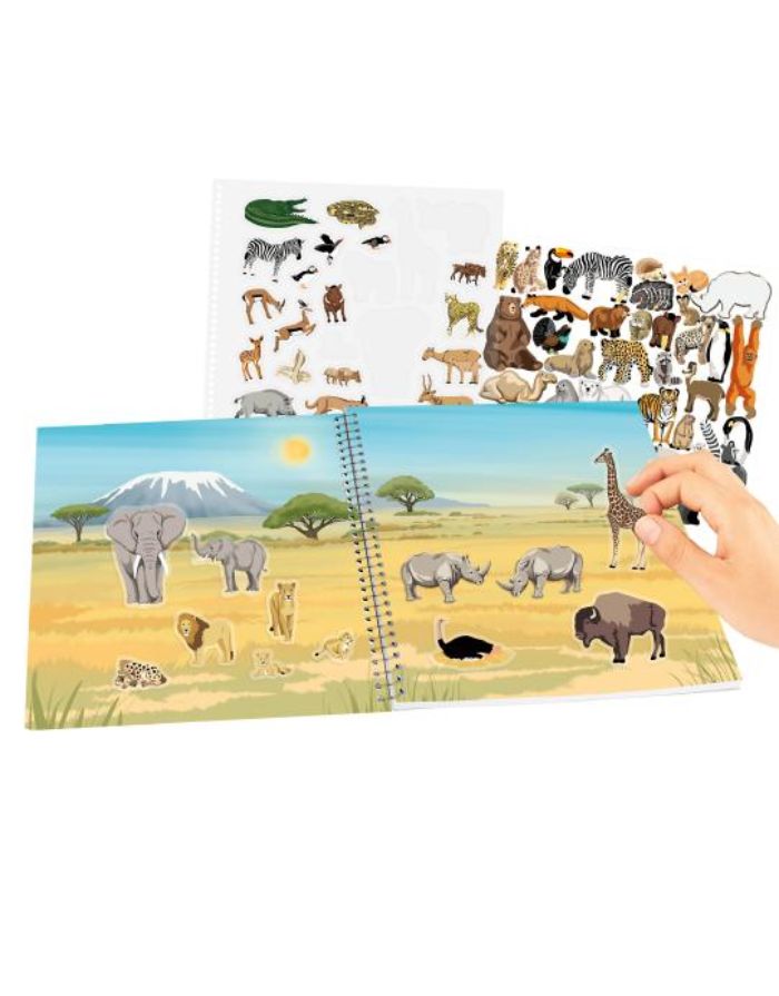 Dino World Create Your Wild Life Stickerbuch mit 16 Wildnis-Hintergrundseiten sowie Folien-, Flock- und Papierstickern mit Tiermotiven.