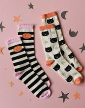 Laden Sie das Bild in den Galerie-Viewer, Socken 2er-Set I Spooky Halloween
