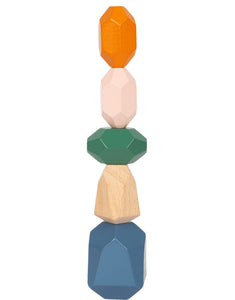 18 naturfarbene Balanciersteine Safari aus Holz von small foot, verschiedene Größen und unregelmäßige Formen, ideal zum Stapeln und Balancieren.