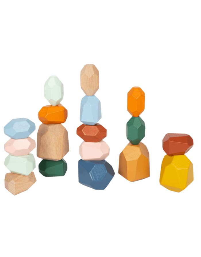 18 naturfarbene Balanciersteine Safari aus Holz von small foot, verschiedene Größen und unregelmäßige Formen, ideal zum Stapeln und Balancieren.