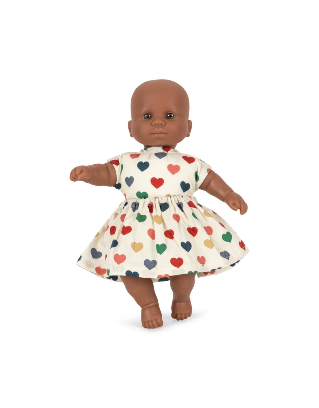 Mini Doll Coeur Coloré von Konges Sløjd, 21 cm große Puppe mit weichem Stoffkörper und liebevoll gestaltetem Puppenkleid.