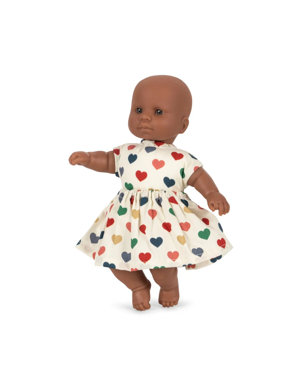 Mini Doll Coeur Coloré von Konges Sløjd, 21 cm große Puppe mit weichem Stoffkörper und liebevoll gestaltetem Puppenkleid.