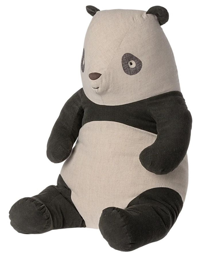 Großer Maileg Panda aus Baumwolle und Cord aus der Safari Friends Kollektion.