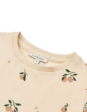 Laden Sie das Bild in den Galerie-Viewer, APIA Kurzarm-T-Shirt aus Bio-Baumwolle in Peach und Sea Shell von Liewood
