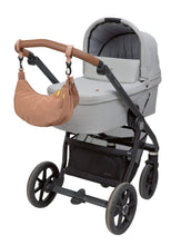 Laden Sie das Bild in den Galerie-Viewer, LÄSSIG Stretch Up Umhängetasche in Braun (Almond), wasserabweisend, recyceltes Innenmaterial, PFC-frei, mit Reißverschluss und Kinderwagenhaken.
