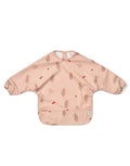 Liewood Ärmellätzchen Wild Child/Rosey aus recyceltem Polyester mit langen Ärmeln, dekorativen Rüschen und großer Auffangtasche.