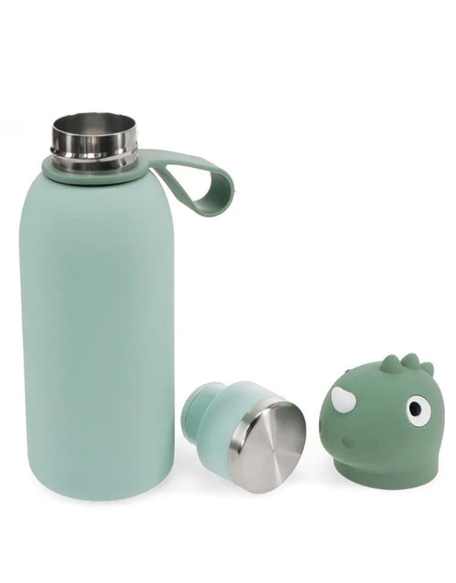 Kindertrinkflasche Dinosaurier von Rex London mit niedlichem Dino-Kopf-Design und 350 ml Fassungsvermögen mit zwei Deckeln daneben 