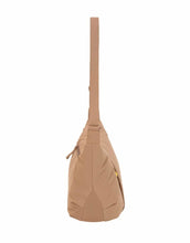 Laden Sie das Bild in den Galerie-Viewer, LÄSSIG Lunua Wickeltasche in Almond – große Bum Bag mit Wickelzubehör, vegan, recycelt &amp; pfc-frei, mit Neon-Details und Kinderwagenbefestigung.
