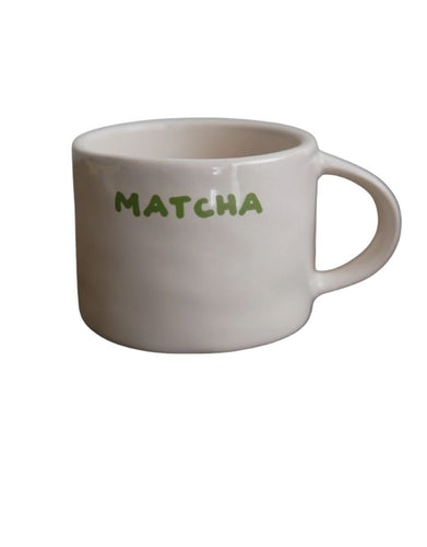  SISI House of Style Henkelbecher Matcha, off-white mit grünem Schriftzug, handgefertigt, 9 x 9 x 7 cm.