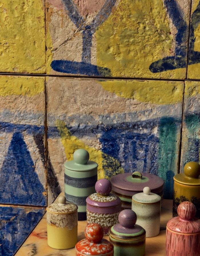 HKliving 70s Ceramics Aufbewahrungsdose Small aus mehrfarbig glasiertem Steingut mit Deckel.