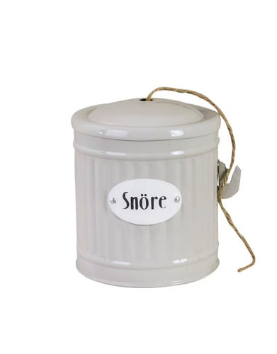 Beige Hugo Snöre Dose von Strömshaga, Ø 10,3 x H 11,5 cm, handbemalt, praktische Aufbewahrung für Schnüre, dekorativer Retro-Look.