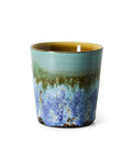 Mehrfarbiger HKliving 70s Ceramics Coffee Mug aus glasiertem Steingut in kompakter Form mit charakteristischer Retro-Glasur.