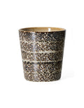 Mehrfarbiger HKliving 70s Ceramics Coffee Mug aus glasiertem Steingut in kompakter Form mit charakteristischer Retro-Glasur.